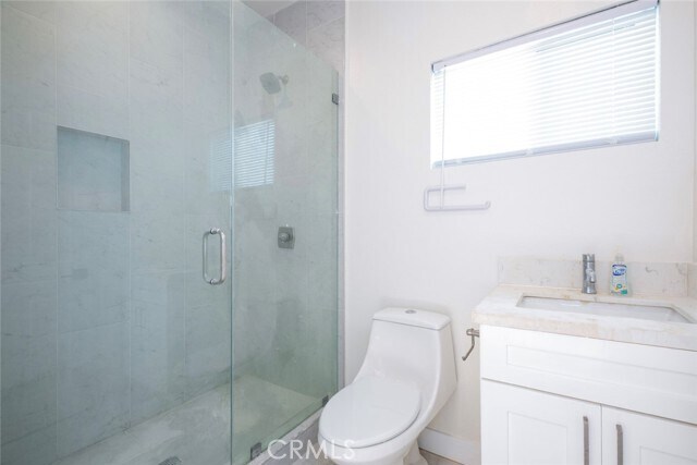 Building Photo - 7912 Vineland Ave