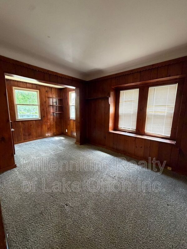 Building Photo - 49 Neome Dr