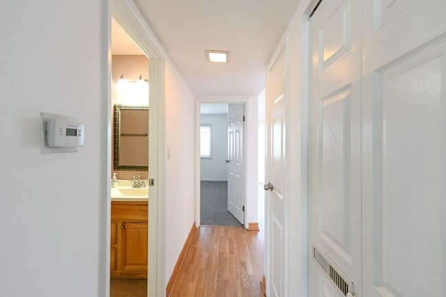 Building Photo - 9457 Bay Colony Dr