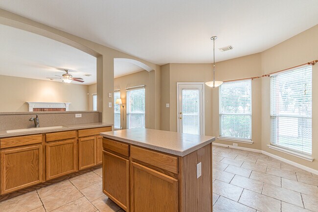 Building Photo - 13607 Auburn Oaks
