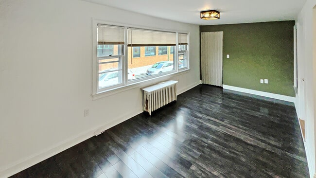 Building Photo - 18 Riverside Ave