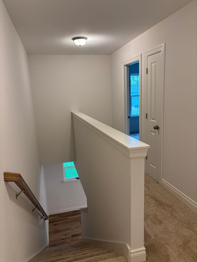 Building Photo - 14 3rd Ave