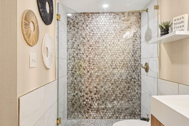 Building Photo - 1301 River Reach Dr