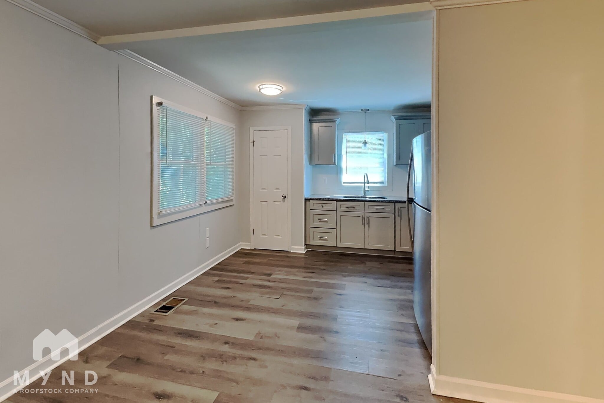 Building Photo - 6143 Castle Ct