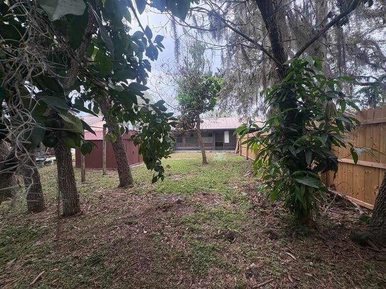 Building Photo - 9816 River Crest Ct