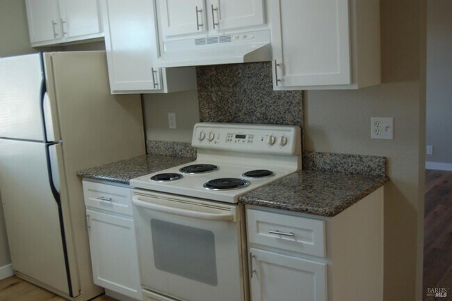 Building Photo - 764 Pope Dr