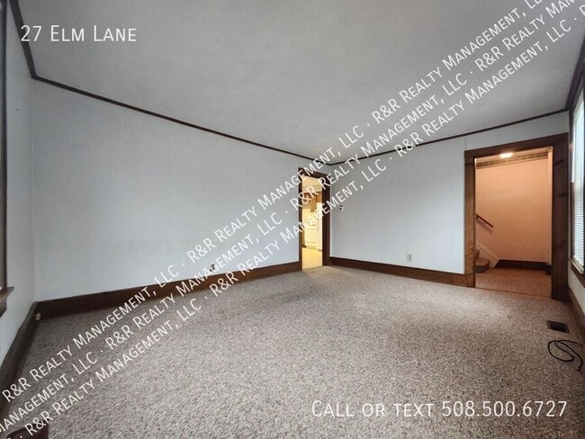 Building Photo - 27 Elm Ln