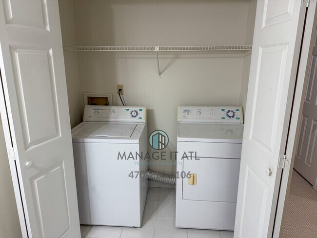 Building Photo - 2 bedroom condo in Atlanta in gated community