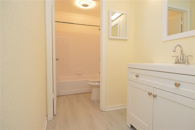 Building Photo - 10263 Gandy Blvd N