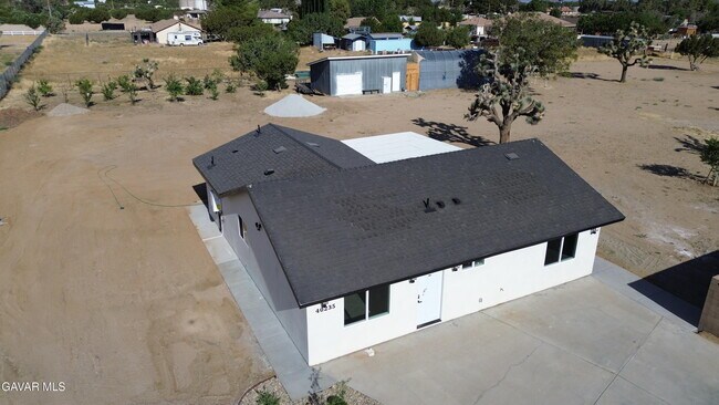 Building Photo - 40235 17th St W