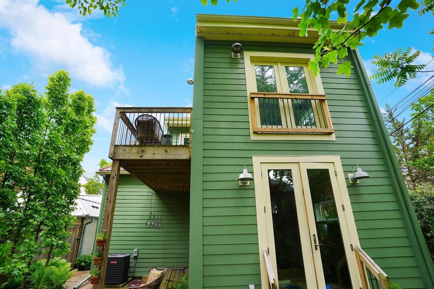 Building Photo - 799 S Lazelle St