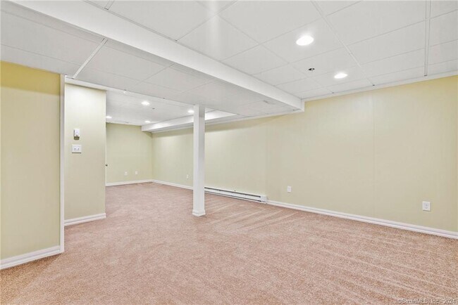 Building Photo - 6 Rhodora Terrace