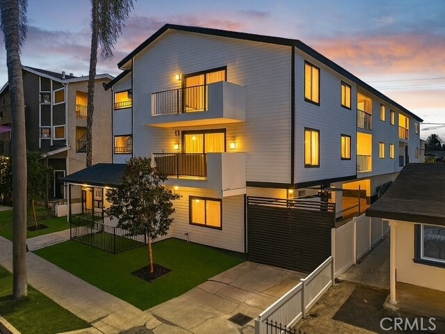 Building Photo - 1410 Coronado Ave