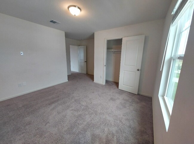 Building Photo - 1024 Long Bay Ct