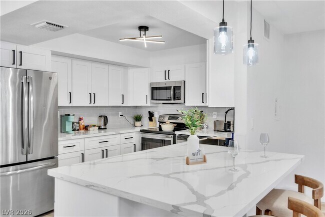 Building Photo - 3930 University Center Dr