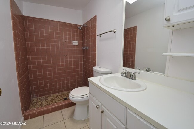 Building Photo - 3156 N Vista Del Forte Dr