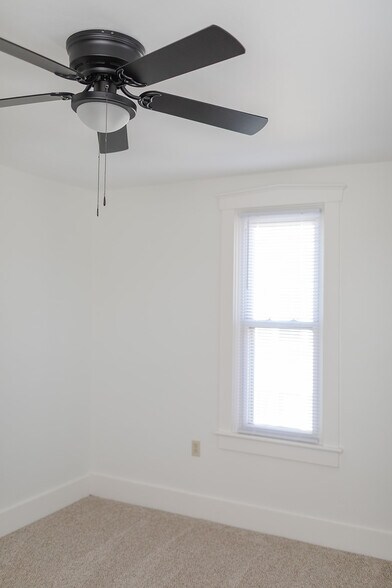 Building Photo - 6018 Carpenter St