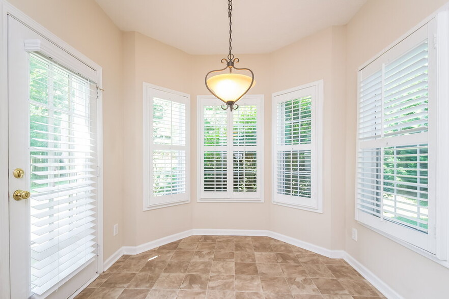 Building Photo - 169 Weatherstone Dr