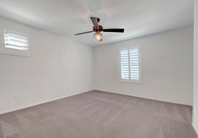 Building Photo - Stunning 3 Bedroom in Skye Canyon Master P...