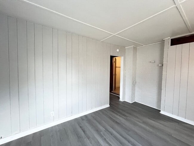 Building Photo - 804 Maple St