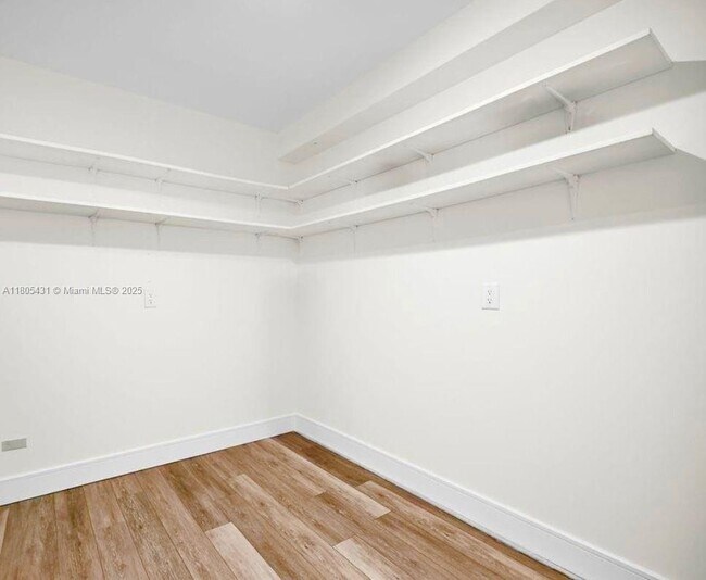 Building Photo - 1705 Whitehall Dr