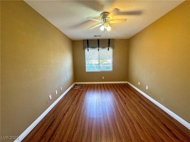 Building Photo - 2705 Sweet Willow Ln