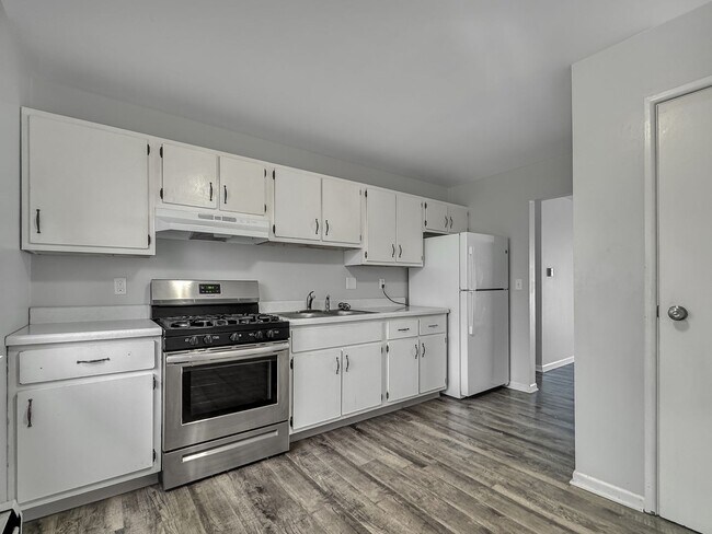 Building Photo - 1720 Porter St SW