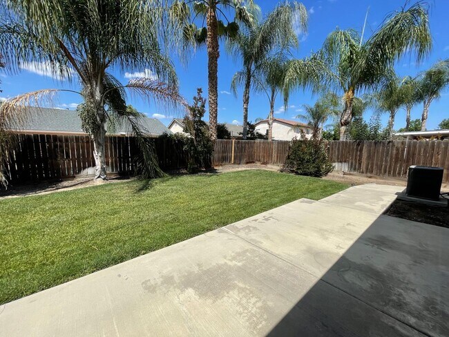 Building Photo - Lovely NW Visalia home coming soon!