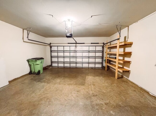 Building Photo - 3923 Calgary Cir