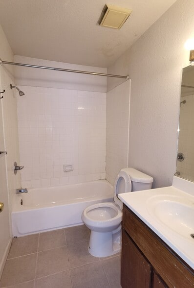 Bath Room 1 - 396 S 11th St