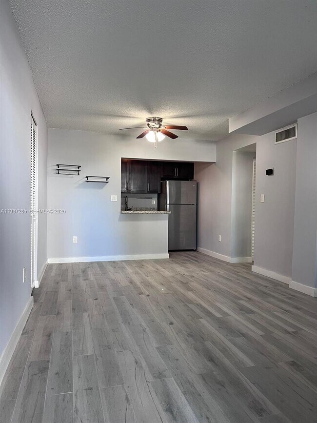 Building Photo - 7820 NE Bayshore Ct