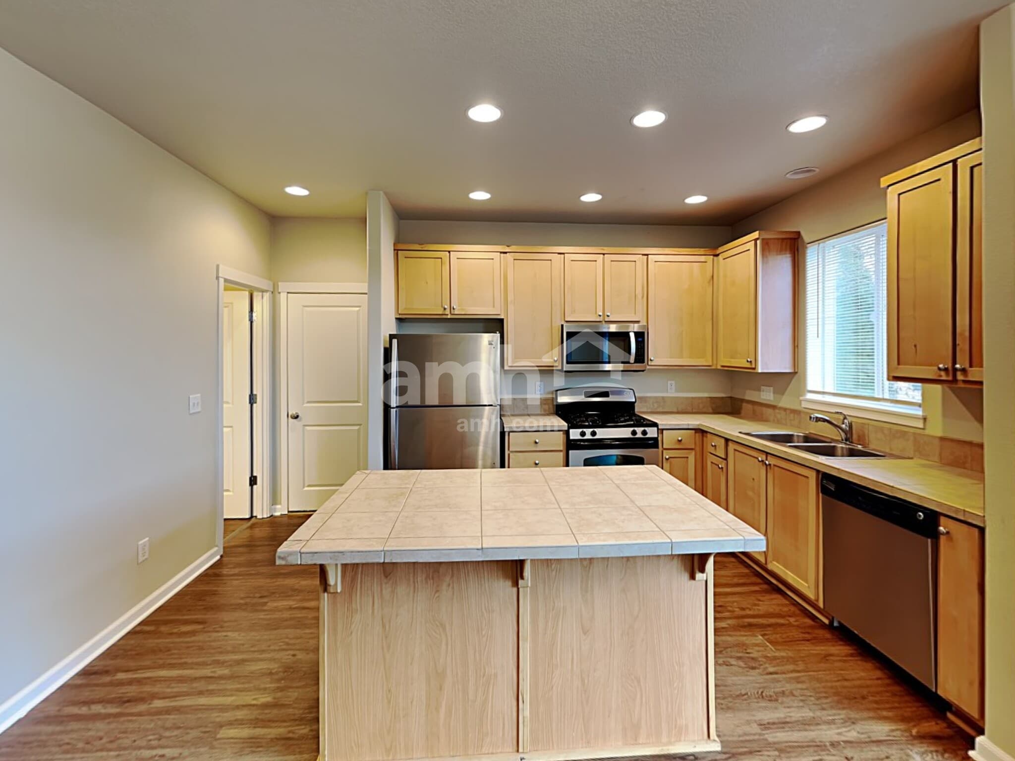 Building Photo - 1292 Alpine Lakes St SE