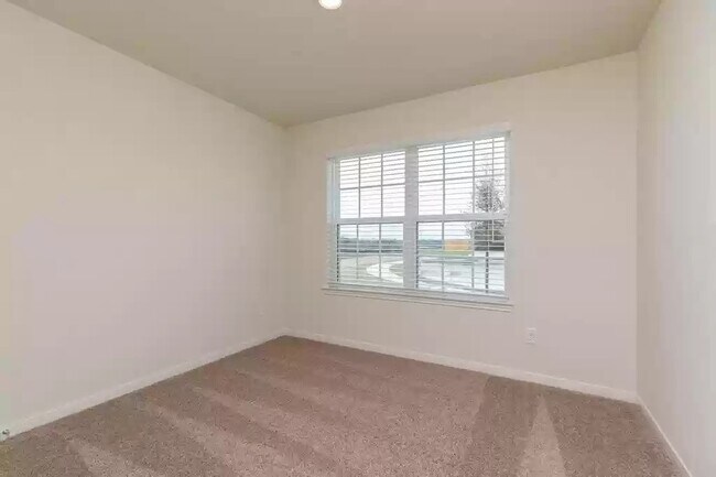 Building Photo - 8135 Vacek Meadows Loop