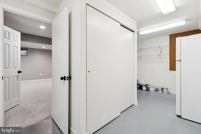 Building Photo - 10603 Tuppence Ct