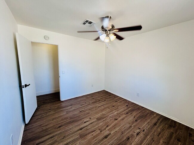 Building Photo - Beautiful 4 Bedroom House for rent in South Joshua Tree