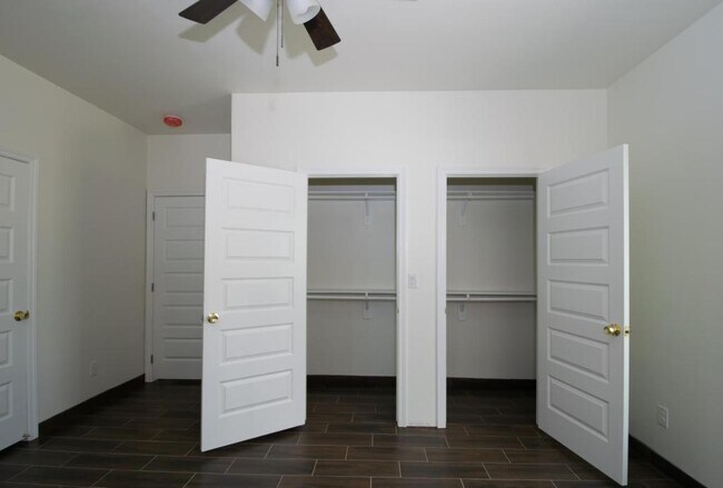 Building Photo - 3012 West Dr