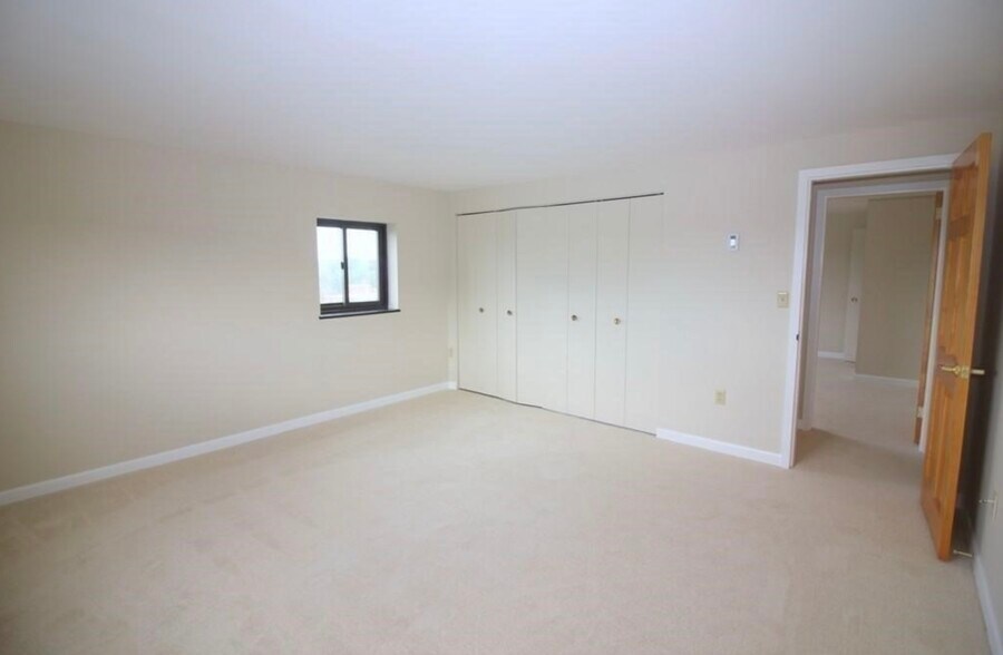 Building Photo - 1321 Worcester Rd