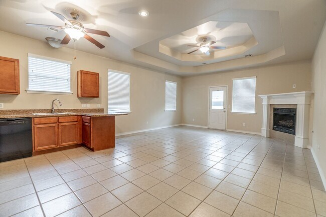 Building Photo - Dakota Trail 91/93