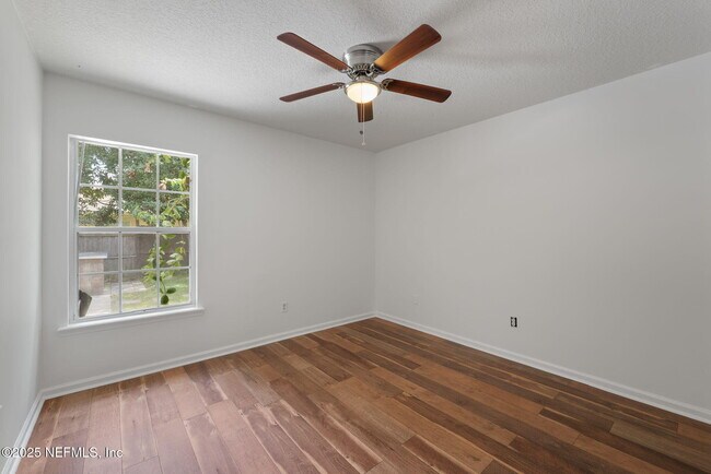 Building Photo - 721 Hazelmoor Ln