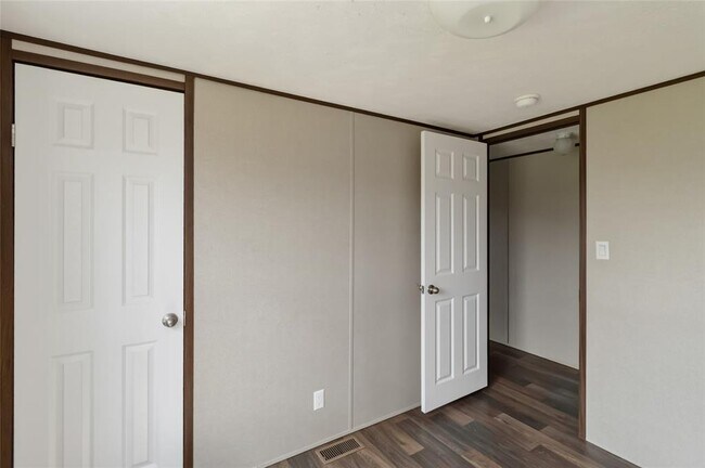 Building Photo - 5670 US-290