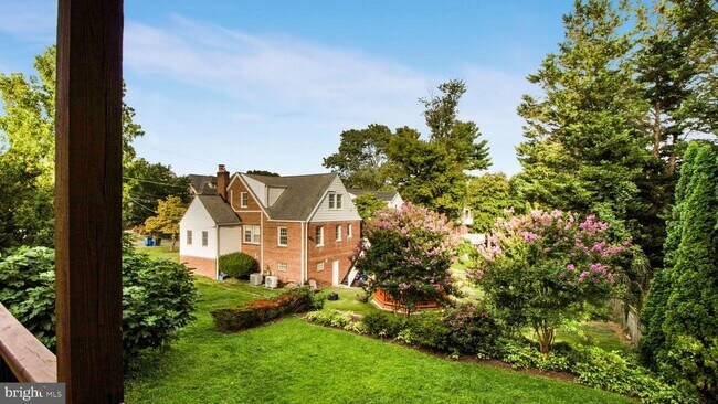 Building Photo - 8933 Colesville Rd