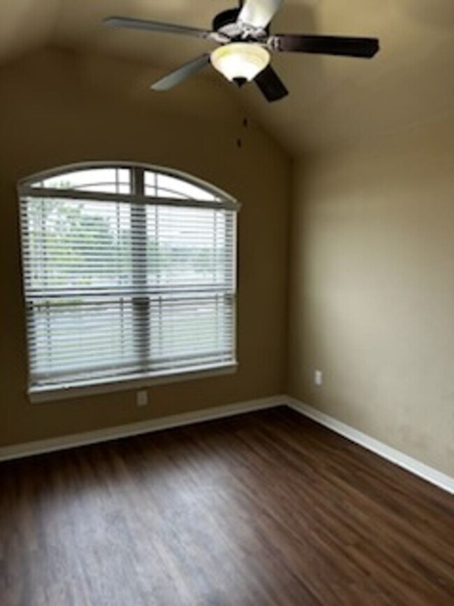 Building Photo - BEAUTIFUL HOME IN GREAT LOCATION!