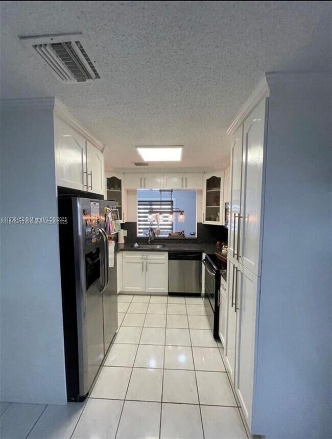 Building Photo - 21045 SW 124th Ave Rd