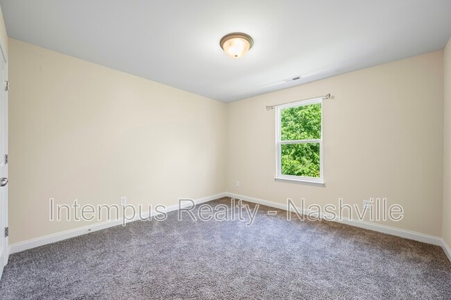 Building Photo - 1704 Bethel Ln