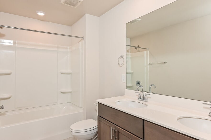 Building Photo - 5922 Green Ash Ct