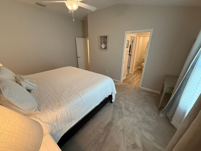 Building Photo - Fully Furnished, 3 Bed, 2 Bath, Turnkey ANNUAL Lease in the Village of Lake Denham