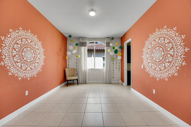 Building Photo - 9485 McAneeny Ct