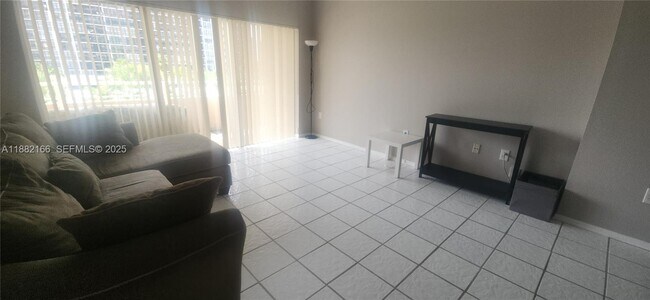 Building Photo - 1985 S Ocean Dr