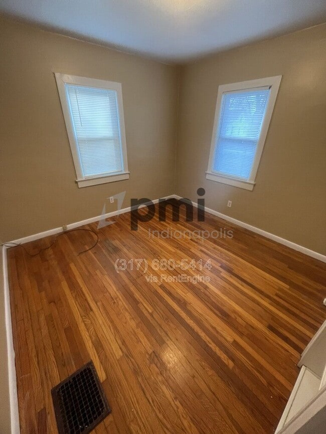 Building Photo - 1425 W Washington St