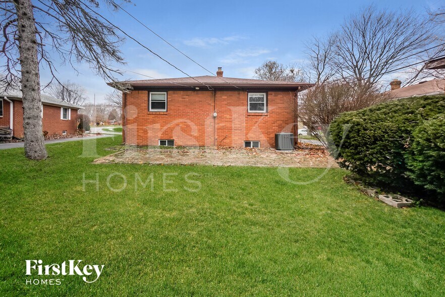 Building Photo - 5909 Nash Ln